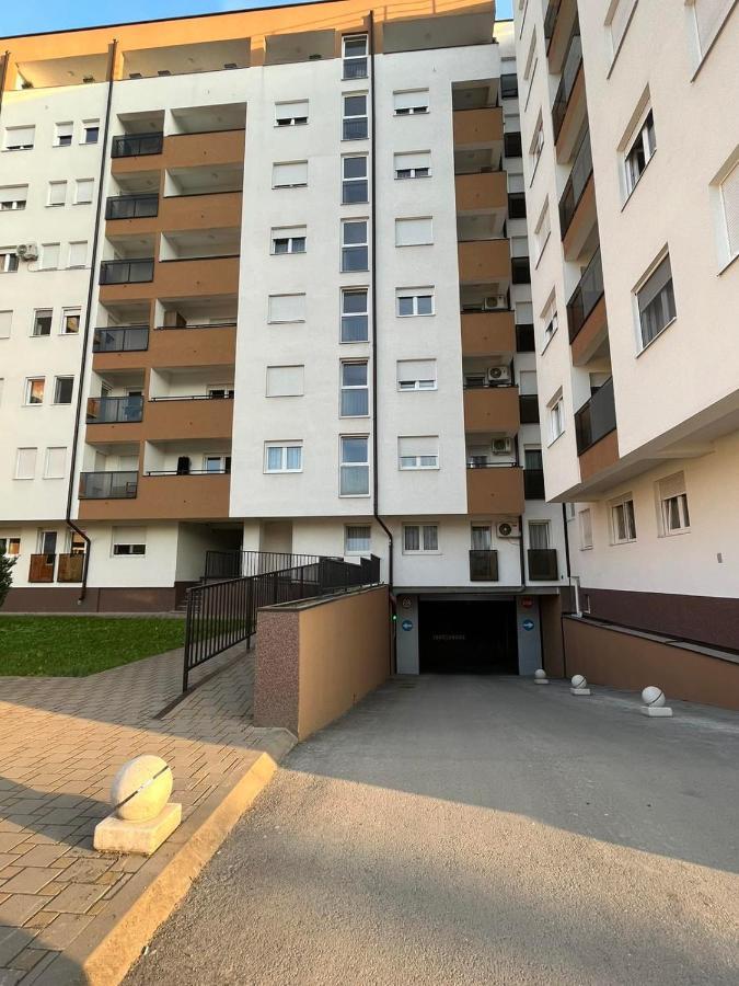 Apartman Lukana Banja Luka Exterior foto